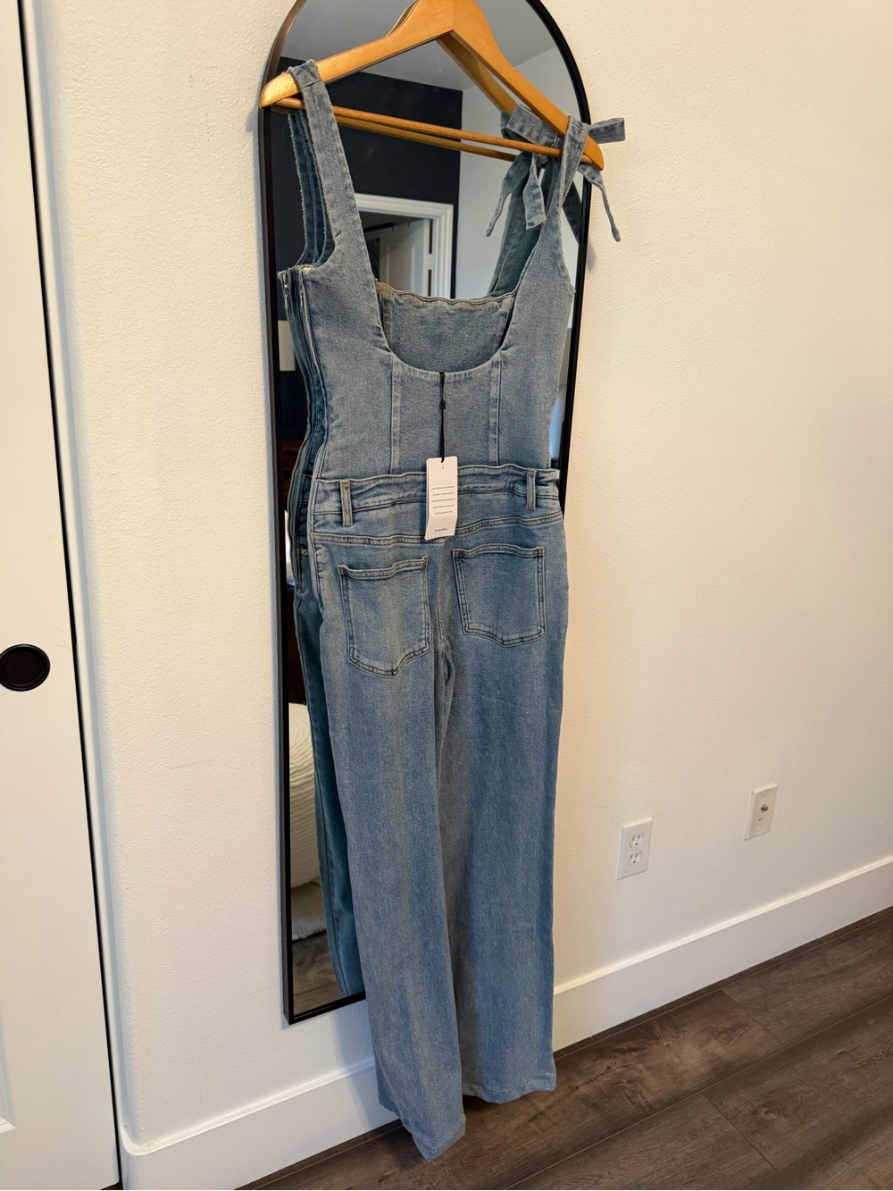 Retrofete Dawson Light Blue High-Rise Wide Leg Jeans with Bow-Strap Detail - Picture 3 of 7